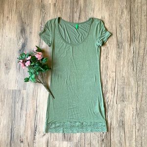 NWOT United Colors of Benetton Slip